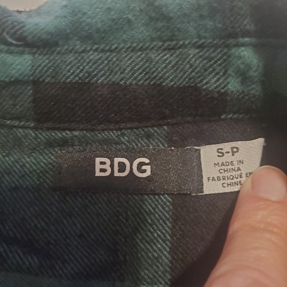 BDG Urban Outfitters Green and Black plaid Tie front long sleeve Top - Picture 8 of 9